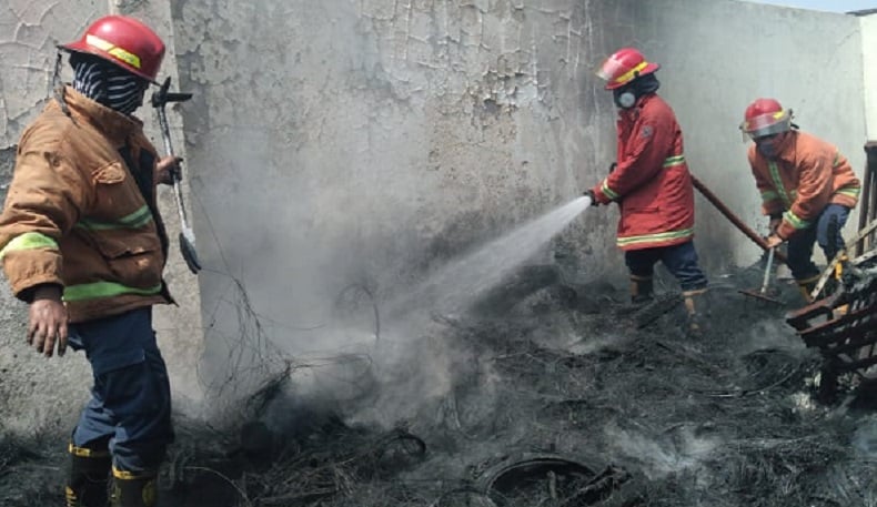 Toko Ban di Bekasi Ludes Terbakar, Diduga akibat Bakar Sampah