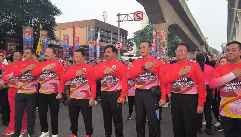 Menko Polhukam, Jaksa Agung hingga KSAD Ramaikan Bhayangkara Fun Walk