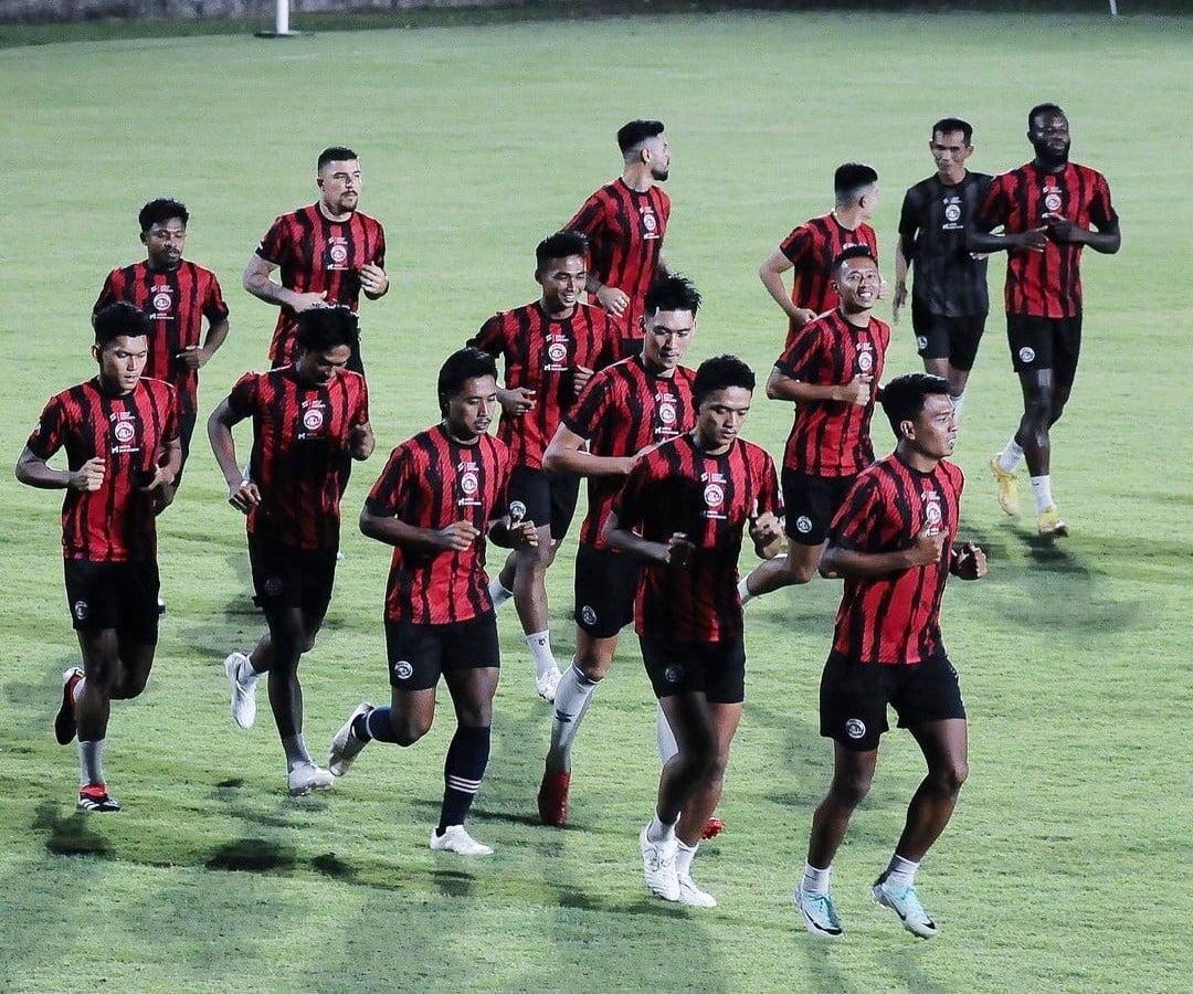 Apes! Arema FC Malah Ditinggal 3 Asisten Pelatih Jelang Latihan Perdana