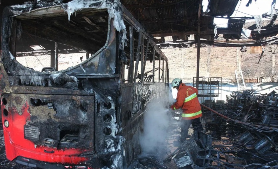 Perum Damri Investigasi Penyebab Kebakaran Pool Bus di Surabaya