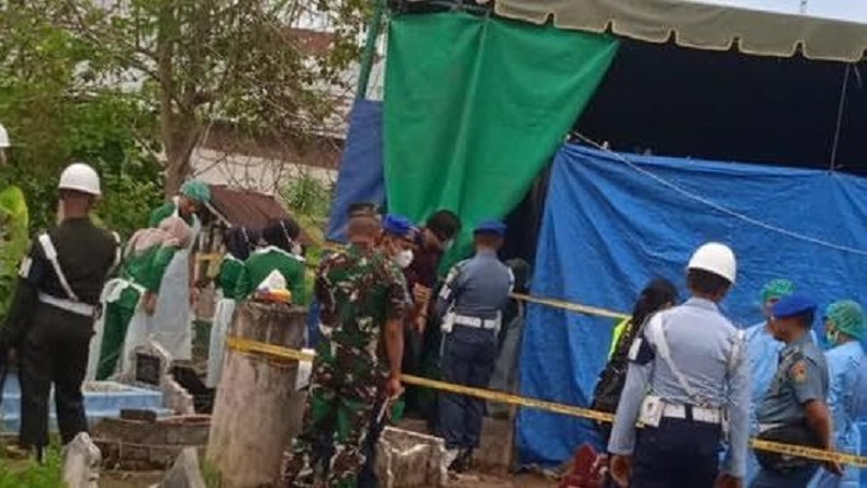 Makam Lettu Eko Perwira TNI AL yang Meninggal di Yahukimo Dibongkar, Jenazah Diautopsi