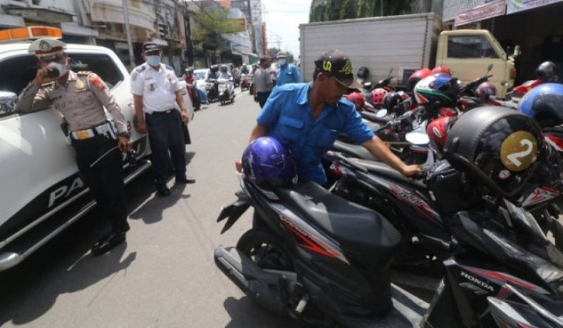 Polisi Buru 3 Jukir Liar yang Patok Tarif Parkir di Istiqlal Rp300.000