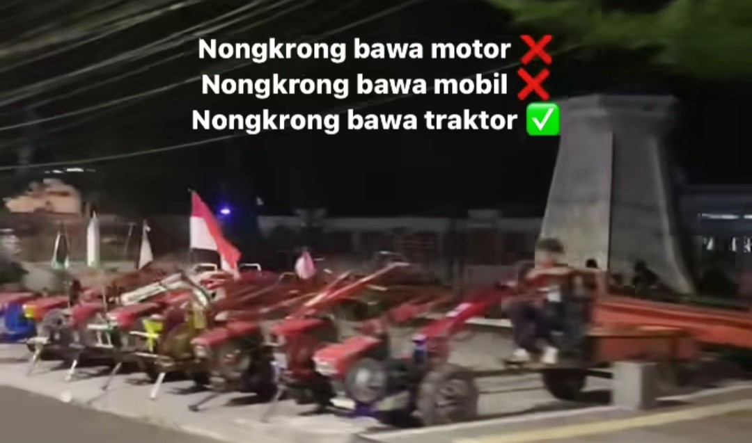 Tak Mau Kalah dengan Geng Motor dan Klub Mobil, Pemilik Traktor Gelar Kopdar di Malam Hari