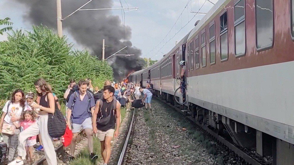 Kereta Api Internasional Tabrak Bus di Slovakia, 7 Orang Tewas