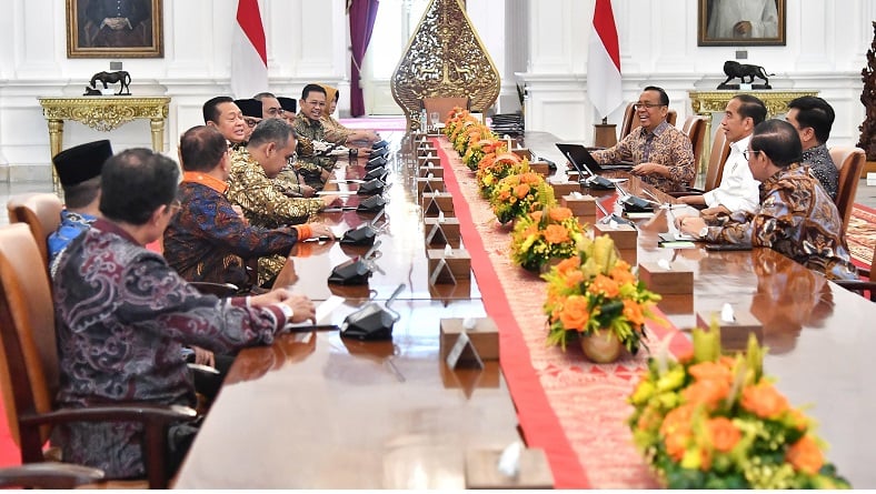 Pimpinan MPR Temui Jokowi di Istana, Bahas Apa?