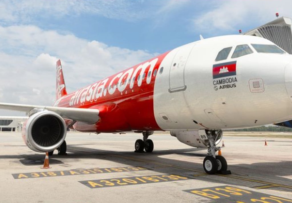 AirAsia Respons Viral Selebgram asal Medan Gagal Terbang gegara Paspor Lecet Tipis 
