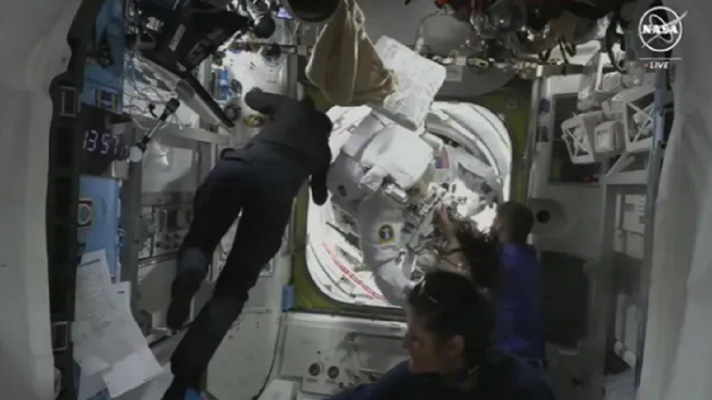 Pakaian Luar Angkasa Astronot Bocor, NASA Tunda Spacewalk ISS Berikutnya hingga Akhir Juli