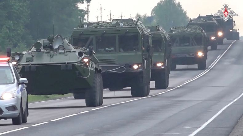Ukraina Kerahkan Banyak Pasukan dan Senjata ke Perbatasan Belarusia, Ini Komentar Kremlin