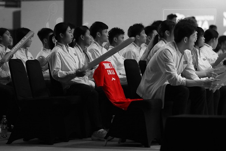 Tim Bulu Tangkis China Pasang Jersey Mendiang Zhang Zhi Jie di Kursi Pemain dalam Final BAJC 2024