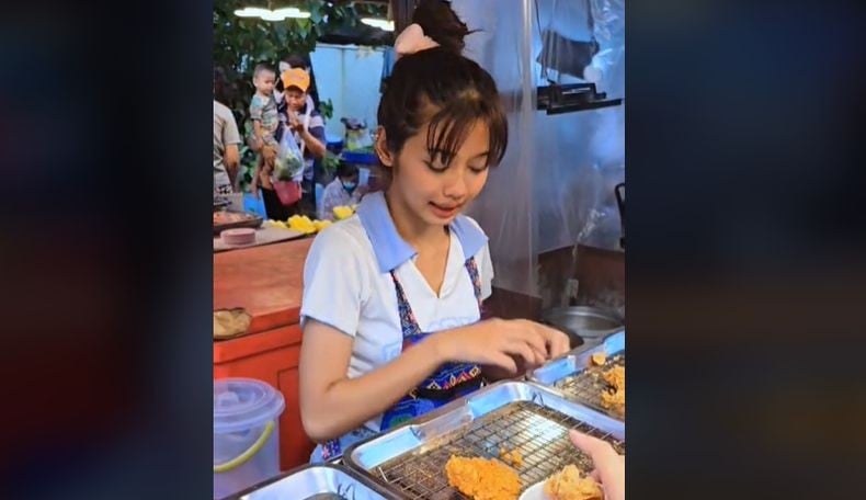 Viral, Remaja Cantik Penjual Ayam Goreng Ini Mirip Lisa Blackpink