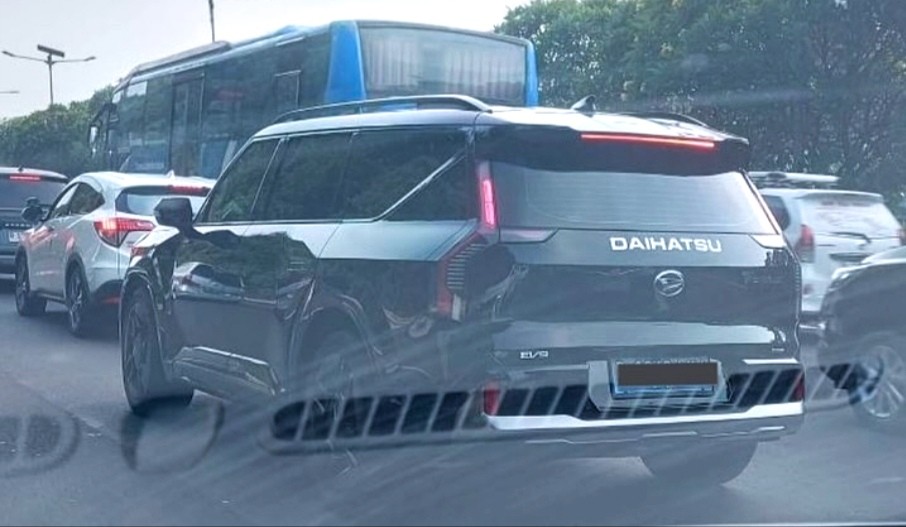 Viral Mobil Listrik Seharga Rp2 Miliar Pakai Emblem Daihatsu, Netizen Ngakak Dikira Terios Baru