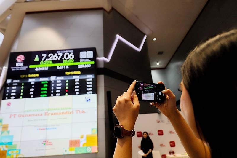 IHSG Dibuka Perkasa di Level 7.782, Ada 211 Saham Menguat