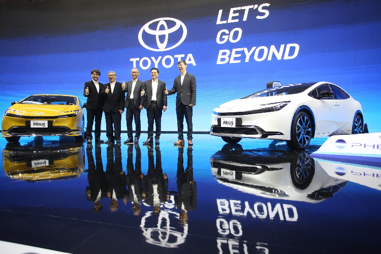 Dukung Netralitas Karbon, Toyota Luncurkan All New Prius HEV dan PHEV di GIIAS 2024
