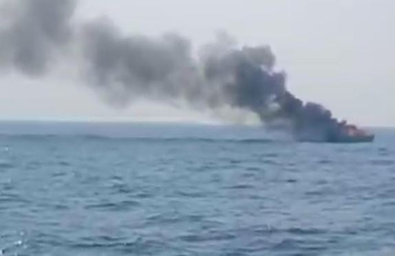 Kapal Pengangkut Ikan Kerapu Terbakar di Perairan Gili Air