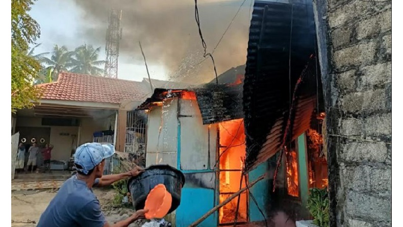 Kebakaran Hari Ini di Padang, 4 Rumah Warga Hangus Dilahap Kobaran Api