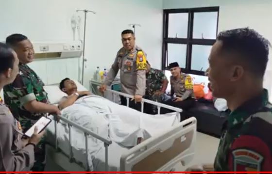 Detik-Detik Anggota Polisi Dikeroyok Rombongan Pesilat PSHT di Jember