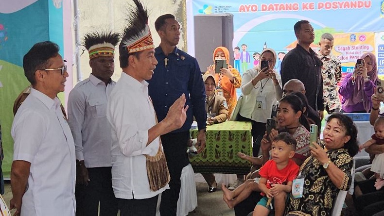 Jokowi Kunjungi Posyandu di Sentani Papua, Minta Semua Anak Harus Vaksin Polio