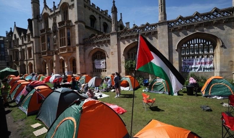 Kampus Cambridge Pertimbangkan Setop Investasi terkait Israel, Aktivis Pro-Palestina: Telat!