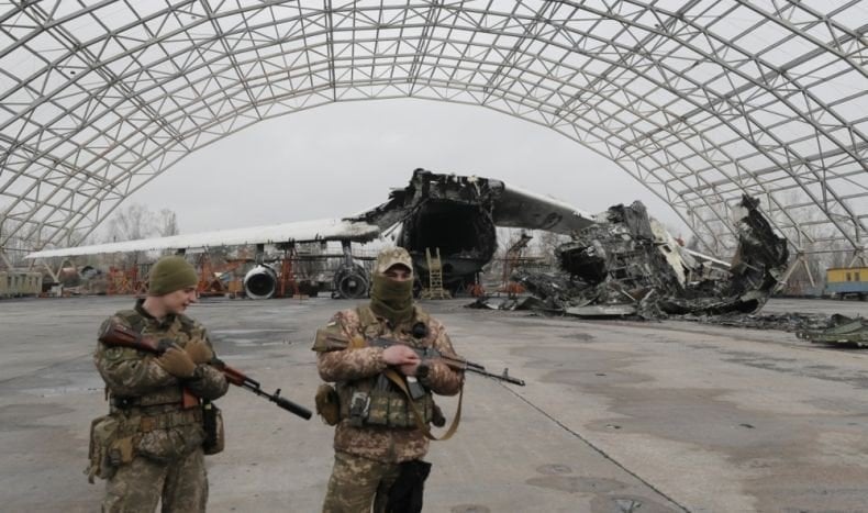 Ukraina Gunakan Pangkalan Udara Negara Lain untuk Serang Pasukan Rusia