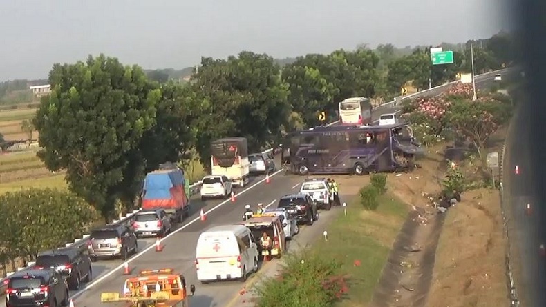 Kronologi Kecelakaan Bus Terguling di Tol Jombang, Sopir Mengantuk di Kecepatan 100 Km/Jam