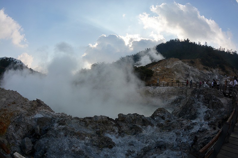 10 Tempat Wisata Wonosobo Terbaru: Paralayang Bukit Kekep, Sensasi Terbang di Atas Awan yang Wajib Kamu Coba!