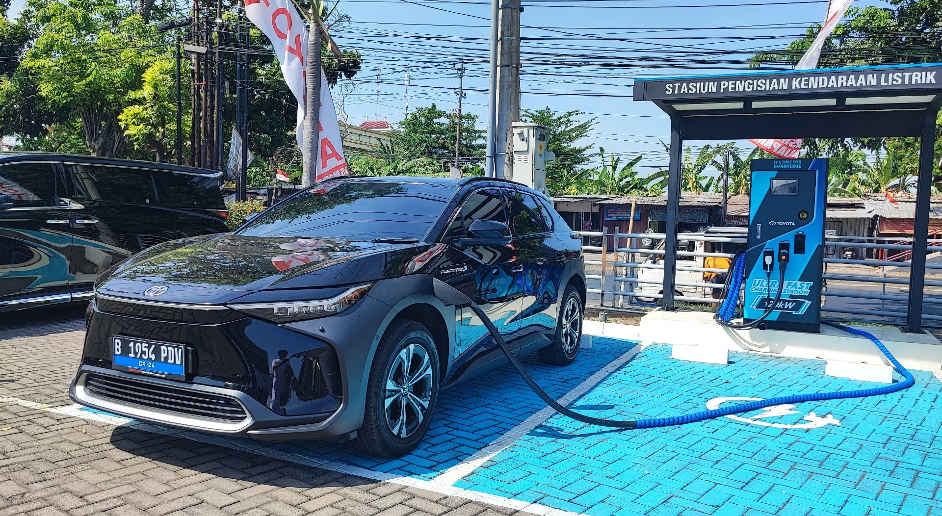 7 Tips Merawat Baterai Mobil Listrik, Ini Pantangan Harus Diperhatikan saat Charging