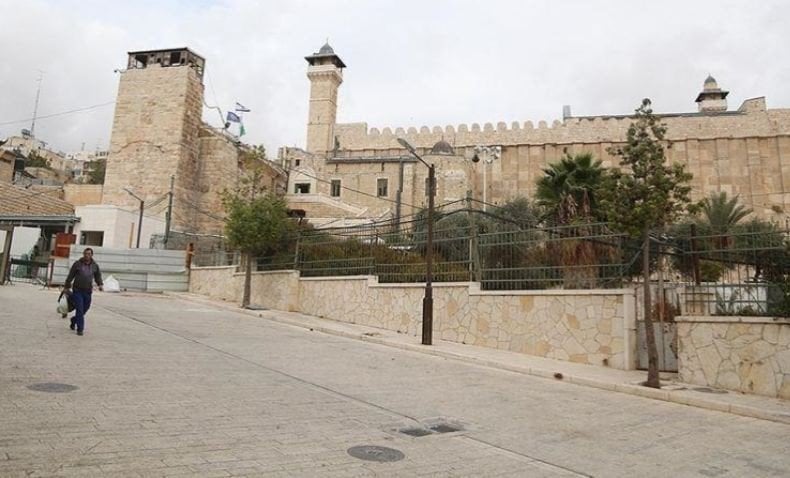 Pasukan Israel Tutup Masjid Ibrahim di Hebron Tepi Barat, Sweeping Penduduk Kota