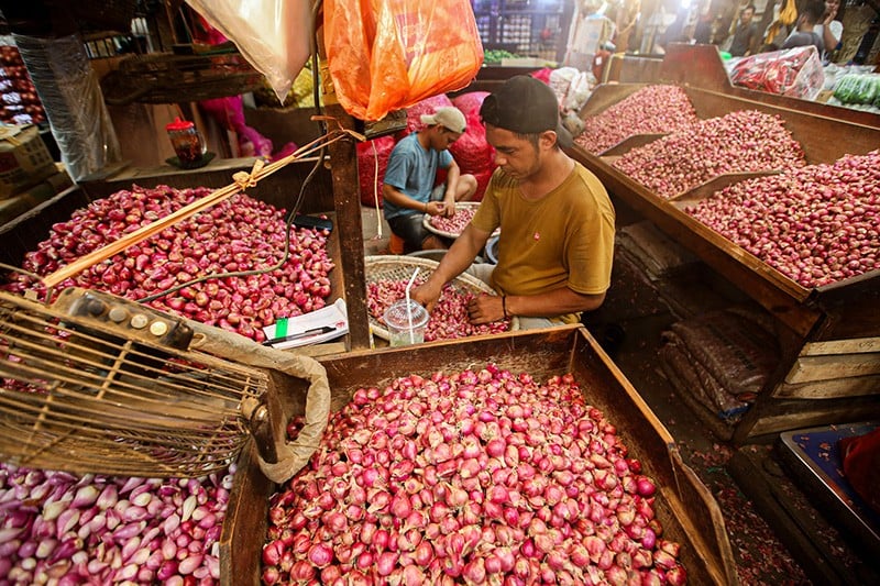 Harga Bawang hingga Cabai Naik Hari Ini, Beras Turun