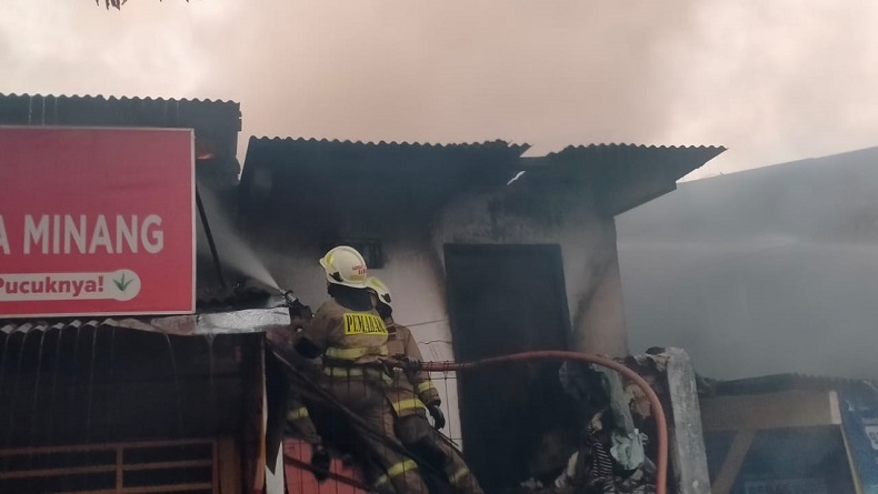 Kebakaran Rumah di Gambir Jakpus, 9 Unit Damkar Dikerahkan