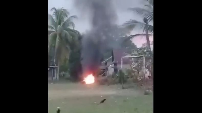 Apes! Pencuri Jengkol di Bangka Barat Diamuk Warga dan Motornya Dibakar