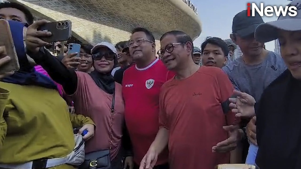 Sambangi CFD, Pramono Anung dan Rano Karno Diajak Selfie Warga Jakarta