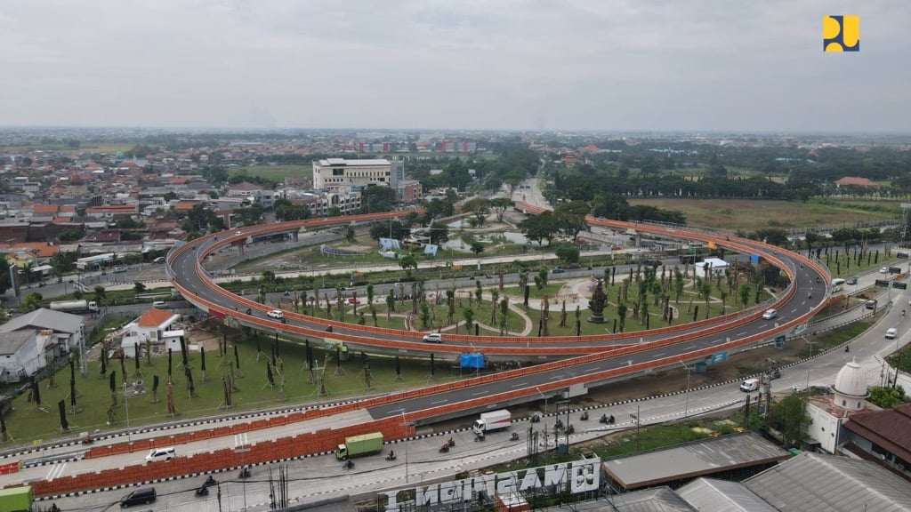 Jokowi Habiskan Rp2,14 Triliun untuk Bangun Jalan hingga Jembatan di Jatim