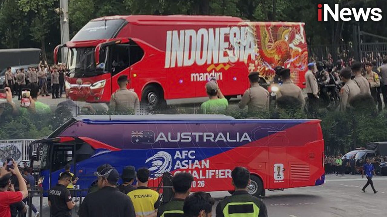 Penampakan Bus Timnas Indonesia dan Australia Tiba di SUGBK