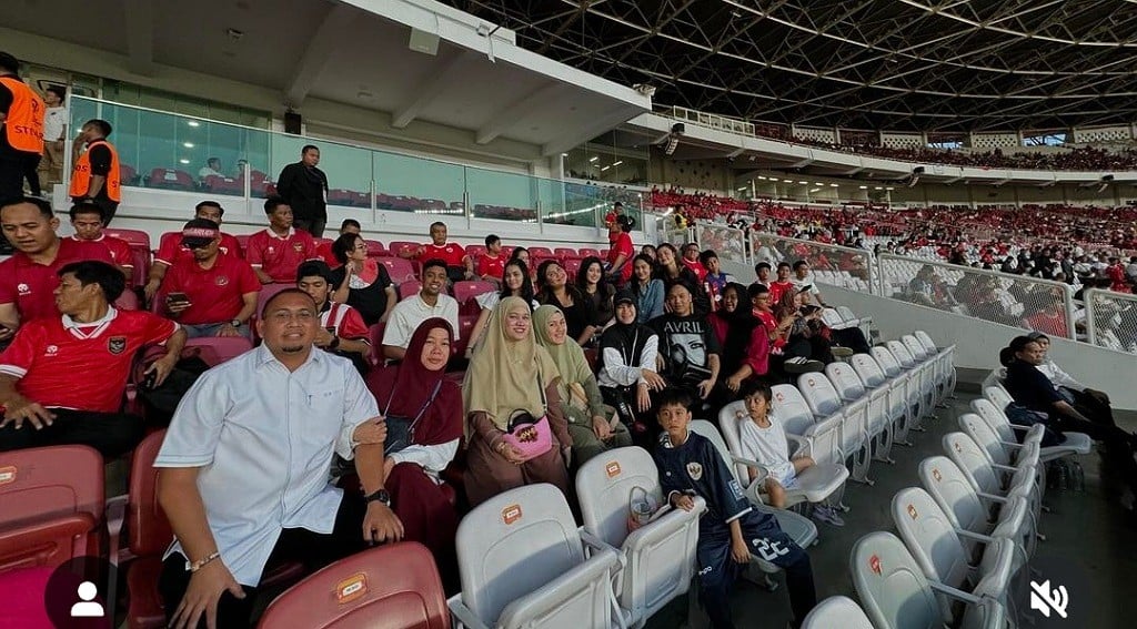 Momen Azizah Salsha Hadir di GBK Dukung Pratama Arhan saat Laga Indonesia vs Australia 