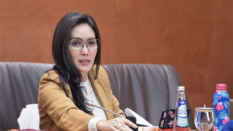 Keras! Rieke Diah Pitaloka Kritik Bupati Konsel Pecat Camat Baito di Kasus Guru Supriyani