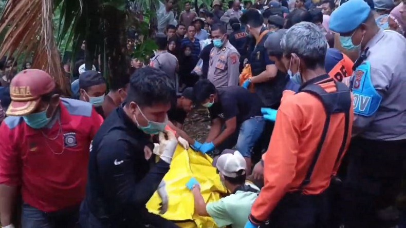 Terlihat oleh Warga di Pondok, Pembunuh Gadis Penjual Gorengan Hanya Pakai Celana Tanpa Baju