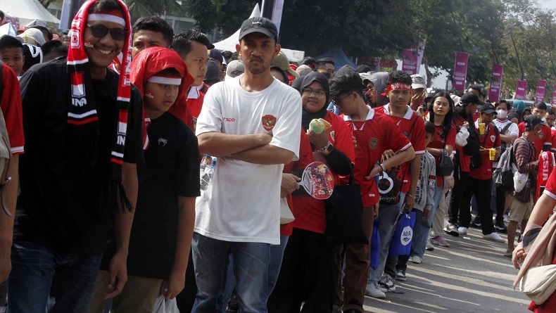 Polisi Razia Penonton Timnas Indonesia vs Australia di GBK, Flare-Petasan akan Disita