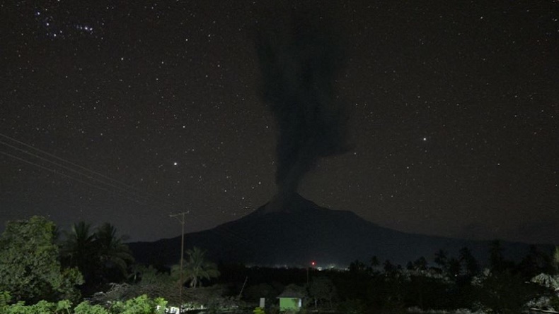 Gunung Lewotobi Laki-Laki Erupsi Hari Ini, Muntahkan Abu Vulkanis Setinggi 1 Km