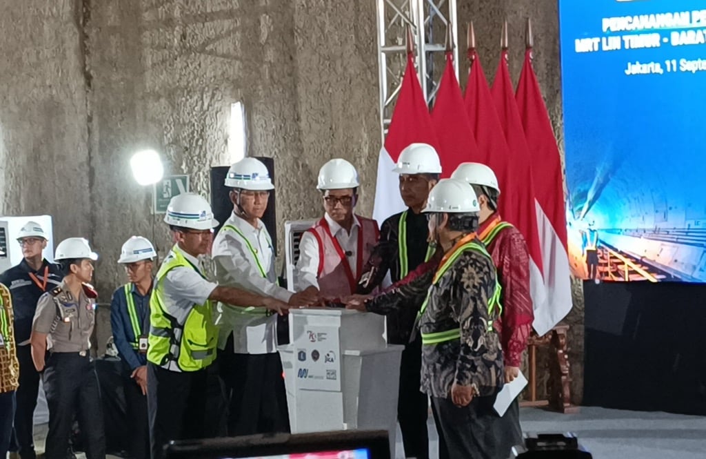 Jokowi Resmikan Pembangunan MRT Rute Tomang-Medan Satria