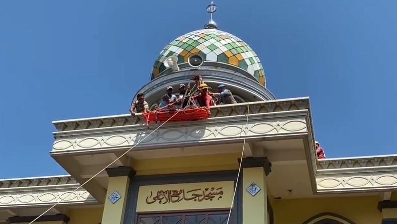 Tragis, Pelajar Madrasah di Jepara Tersengat Listrik Saat Ambil Sarang Burung di Atap Masjid