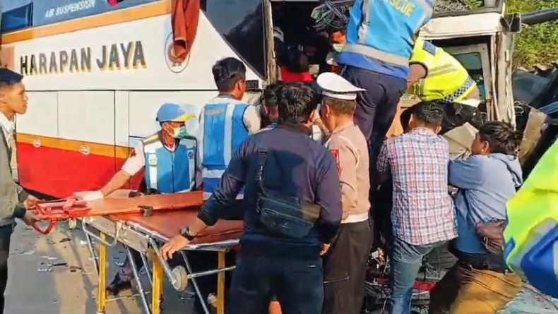 Identitas 6 Korban Luka-Luka Kecelakaan Bus Tabrak Truk di Tol Batang-Semarang