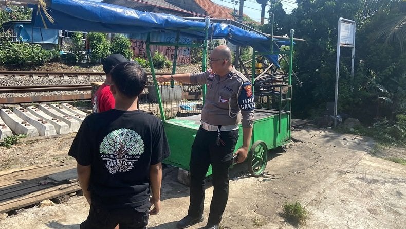 Kecelakaan di Tanah Sareal Bogor, Mobil Pikap Seruduk Lapak Pecel Lele