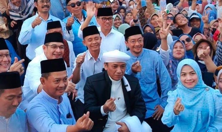 Pasangan Ratu Zakiyah-Najib Hamas Gelar Shalawat Bersama Pasha Ungu di Ulomapel Serang