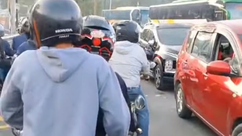 Atasi Macet di Puncak, Polisi Prioritaskan Kendaraan ke Arah Jakarta