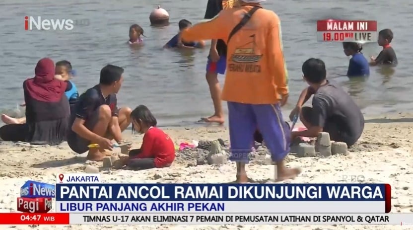 Libur Panjang Akhir Pekan, Pantai Ancol Ramai Dikunjungi Warga