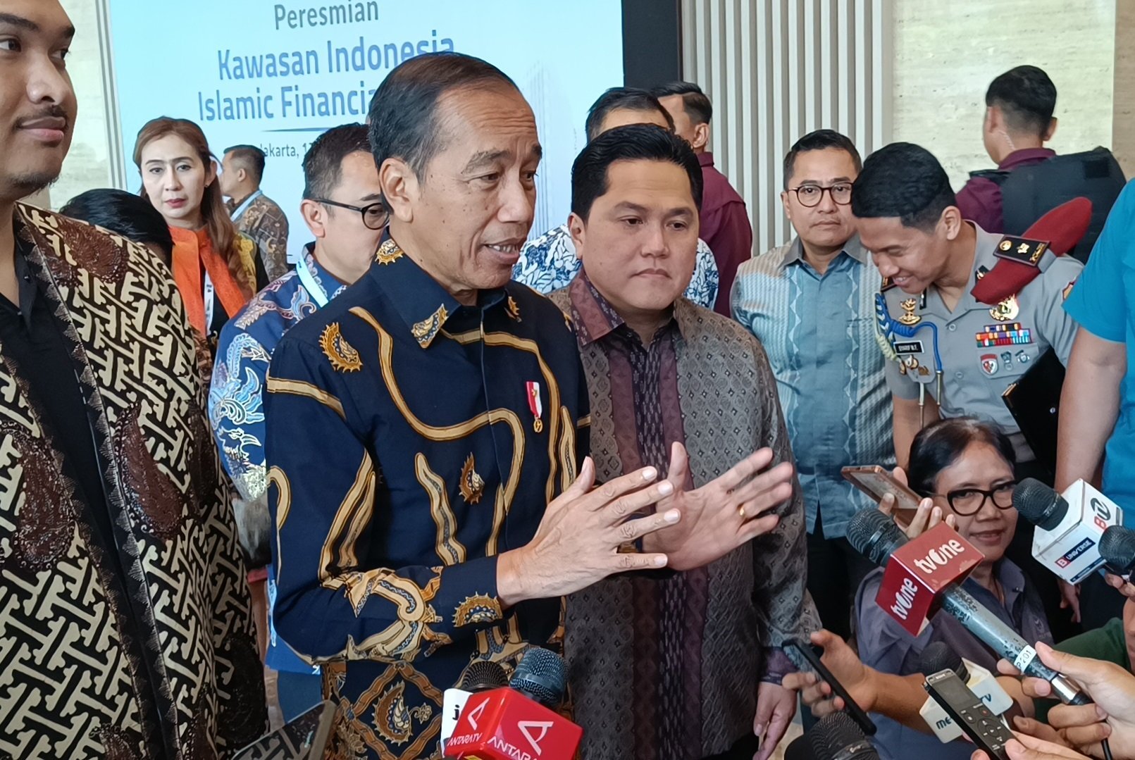 Jokowi Minta Menlu Evakuasi WNI di Lebanon, Hindari Esklasi Konflik di Timur Tengah