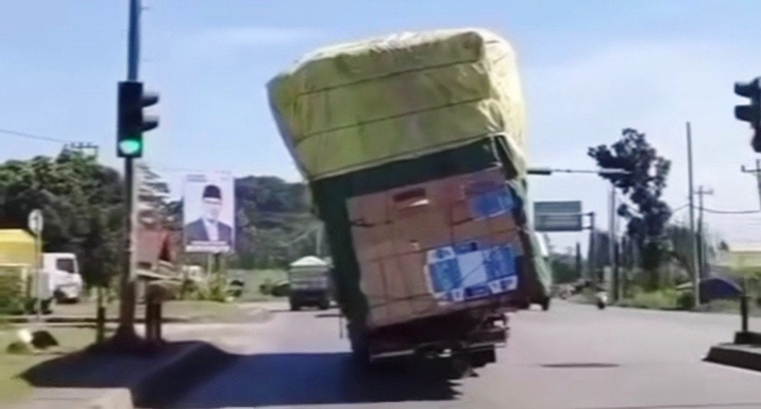 Viral Sopir Truk Tidak Terima Truk ODOL Membahayakan, Netizen: Tak Mikir Keselamatan Orang Lain