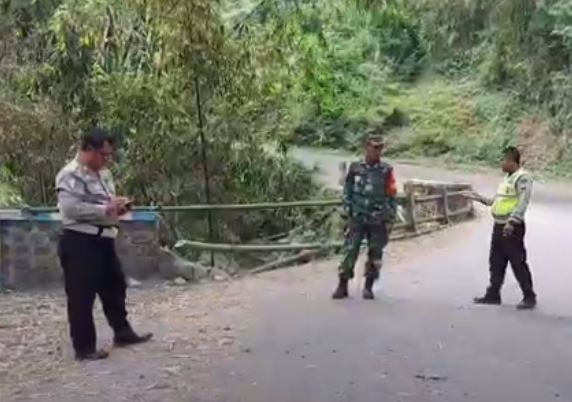 2 Mahasiswi Boncengan Motor Masuk Jurang di Lereng Bromo Pasuruan, 1 Tewas