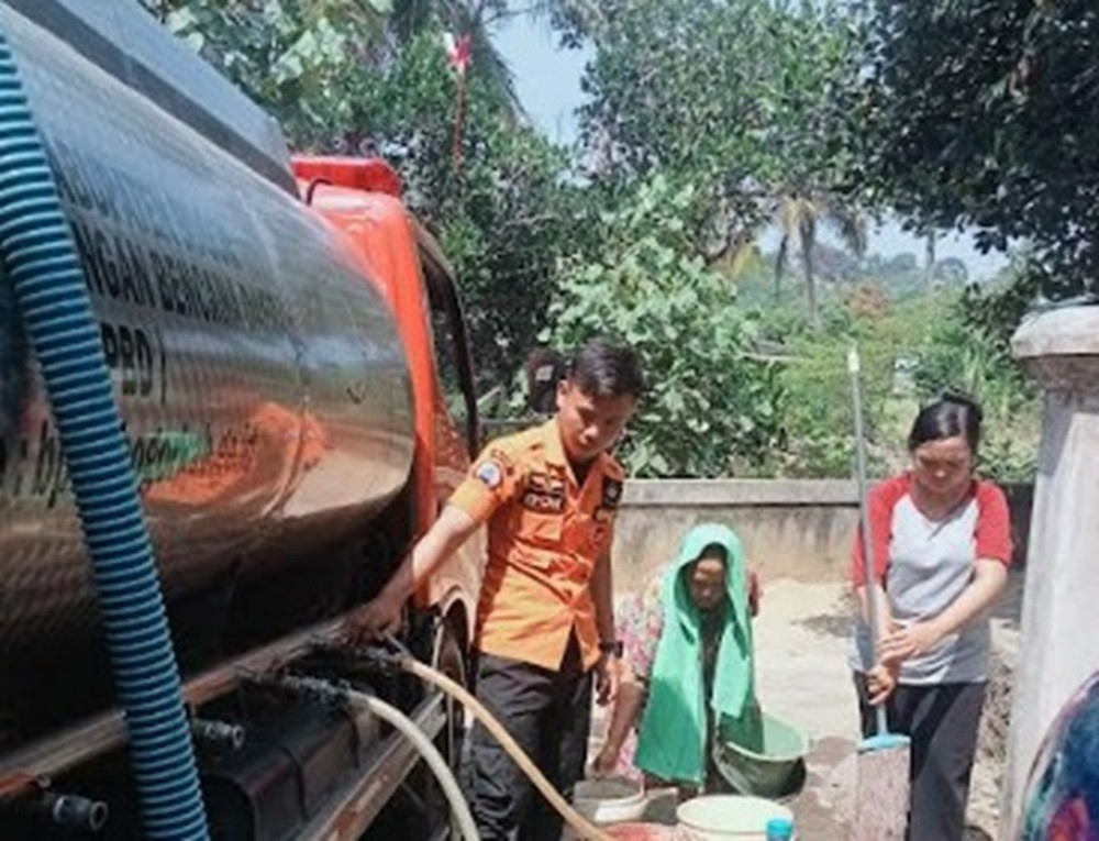 Jasinga Bogor Kekeringan, BPBD Kirim 10.000 Liter Air Bersih