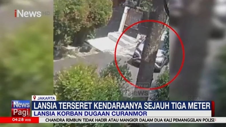 Pria Lansia Terseret 3 Meter saat Halangi Pencurian Mobil  